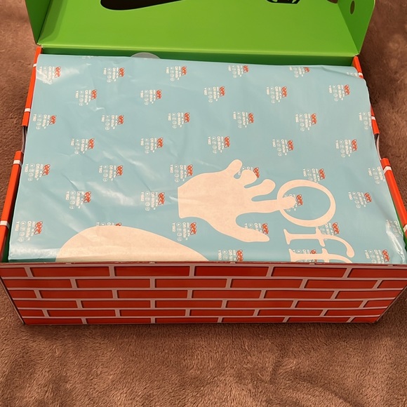 New mens size 10.5 NIKE OFF WHITE AIR FORCE 1 Limited Production. - Picture 11 of 13